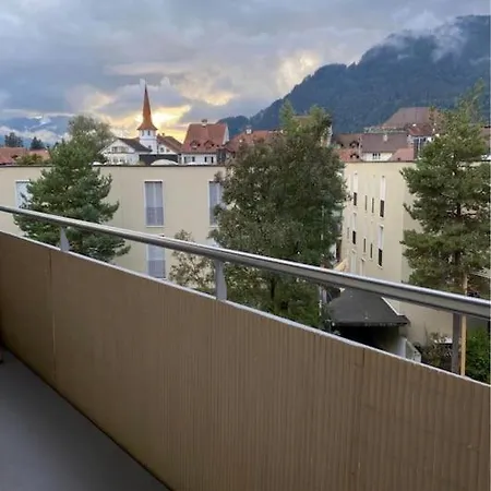 Moderno Con Balcone Vista Fiume E Monte Jungfrau *